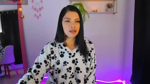 giaaaa   online show from January 31, 2025, 3:09 am