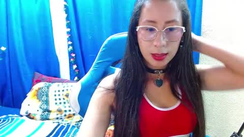 Gia  online show from April 15, 2026, 9:48 pm