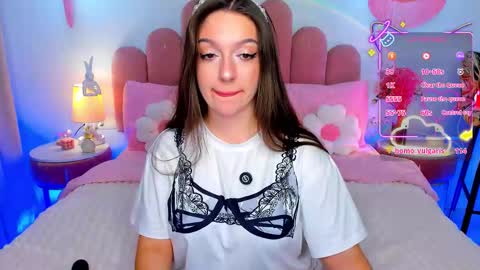 Gia online show from November 7, 2025, 1:44 pm