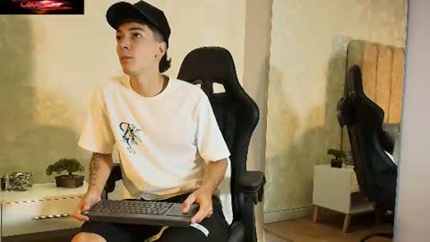 Snapshot of gian_rossii chatting on June 12, 2026, 5:34 pm GIAN online show from June 12, 2026, 5:34 pm