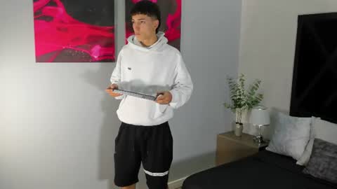 Snapshot of gian_rossii chatting on July 2, 2026, 11:16 am GIAN online show from July 2, 2026, 11:16 am