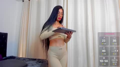 Snapshot of giana_gill chatting on April 30, 2026, 5:08 pm Giana online show from April 30, 2026, 5:08 pm