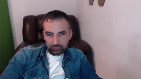 Snapshot of gianni_lion chatting on March 11, 2025, 4:18 pm Gianni online show from March 11, 2025, 4:18 pm