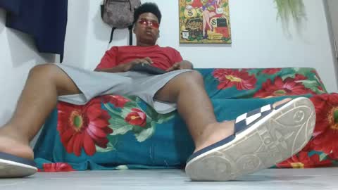 Snapshot of giant_feet chatting on May 27, 2026, 5:59 am BOSS online show from May 27, 2026, 5:59 am