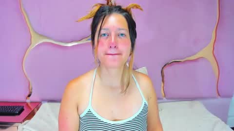 GiaRoussel online show from January 3, 2025, 1:58 pm