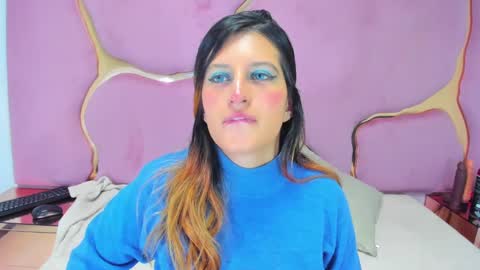 GiaRoussel online show from January 11, 2025, 2:36 pm