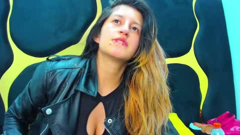 GiaRoussel online show from March 8, 2025, 8:35 pm