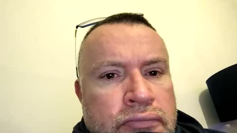 Snapshot of giddyup2222222 chatting on December 14, 2025, 9:47 am giddyup2222222 online show from December 14, 2025, 9:47 am