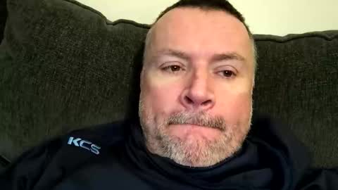 Snapshot of giddyup2222222 chatting on December 15, 2025, 9:24 am giddyup2222222 online show from December 15, 2025, 9:24 am