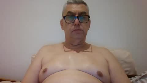 gigi1970 online show from December 25, 2024, 8:17 pm