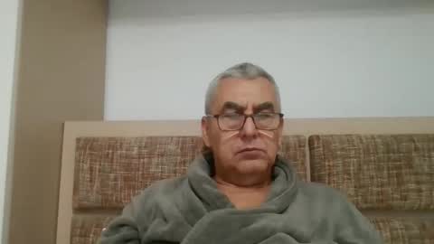 gigi1970 online show from October 6, 2025, 6:44 am