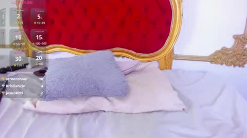 Gigi  online show from November 14, 2025, 3:11 pm