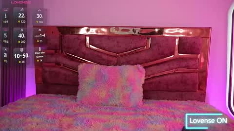 Gigi online show from November 26, 2025, 1:34 pm