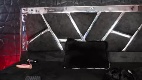 Gigi online show from November 28, 2025, 12:52 pm