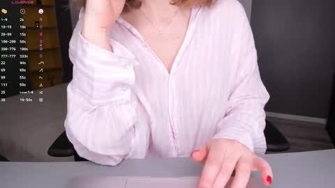 gigihadd online show from February 16, 2026, 4:25 pm