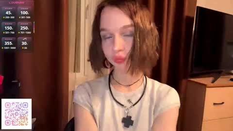 Molly online show from October 30, 2025, 7:25 pm