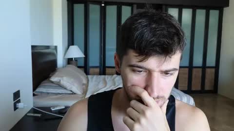 gilbertogonzales online show from December 4, 2025, 3:38 am