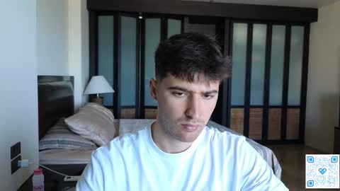 gilbertogonzales online show from December 16, 2025, 3:44 am