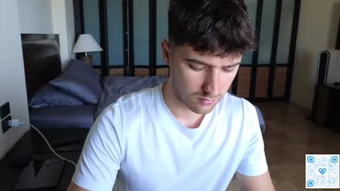 gilbertogonzales online show from December 19, 2025, 3:02 am