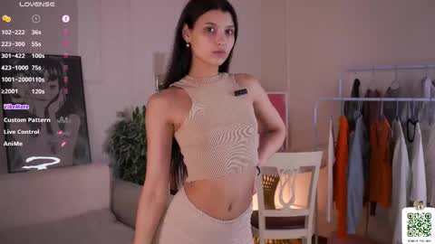 Mia online show from November 21, 2025, 8:13 am