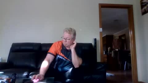 Snapshot of gimmmieoooo chatting on April 15, 2026, 5:47 am gimmmieoooo online show from April 15, 2026, 5:47 am