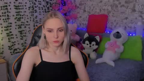 Snapshot of gina_lovelyy chatting on June 29, 2026, 1:01 am Gina online show from June 29, 2026, 1:01 am