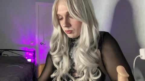 Snapshot of gina_rose_ts chatting on April 18, 2026, 9:26 pm GinaRose online show from April 18, 2026, 9:26 pm
