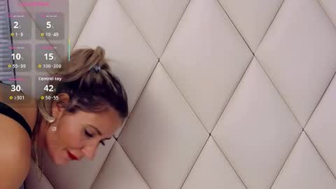 Gina online show from November 29, 2025, 7:33 am