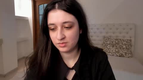 Kate online show from March 5, 2025, 10:44 am