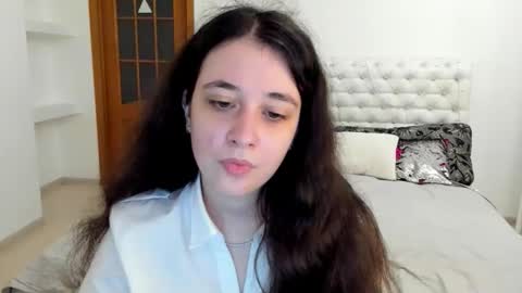 Kate online show from October 9, 2025, 9:18 am