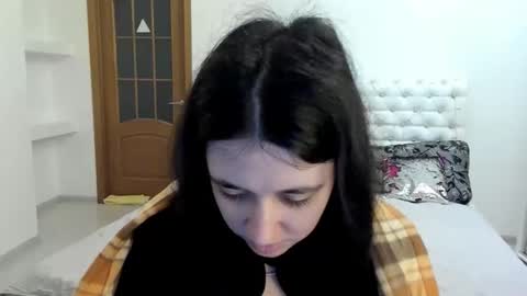 Kate online show from October 16, 2025, 8:15 am