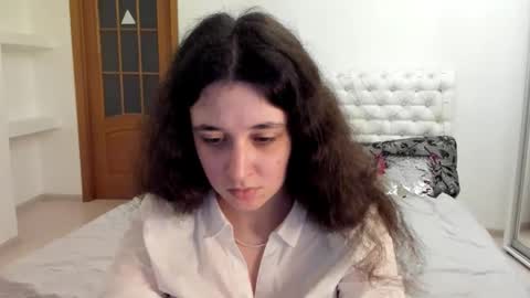 Kate online show from November 2, 2025, 9:22 am