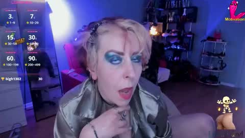 Gina Moor online show from April 17, 2026, 5:54 am