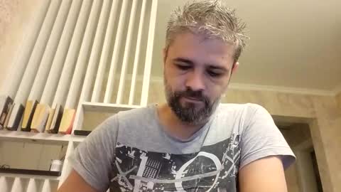 Snapshot of gindrie chatting on November 23, 2025, 6:35 am Gabriel online show from November 23, 2025, 6:35 am