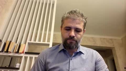 Snapshot of gindrie chatting on November 28, 2025, 7:33 am Gabriel online show from November 28, 2025, 7:33 am