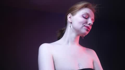        im expecting 350 thumbs up on my altar   online show from February 15, 2025, 4:25 am