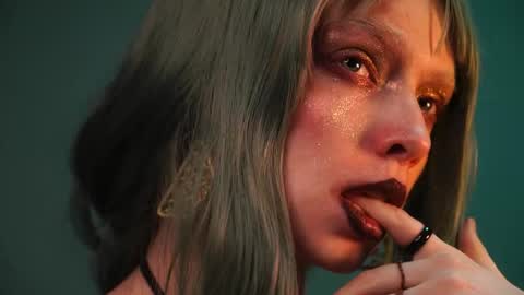        im expecting 350 thumbs up on my altar   online show from April 21, 2026, 2:51 am