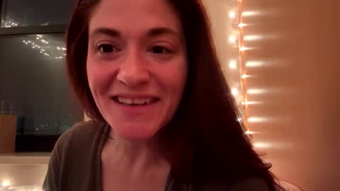 gingerlynx online show from November 25, 2025, 2:33 am