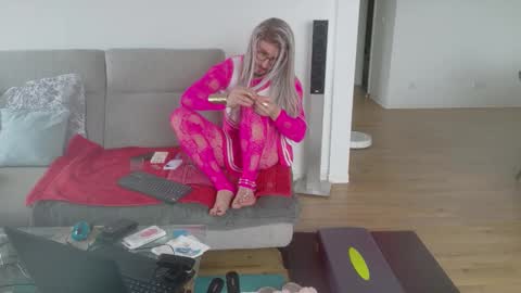 GingerPink online show from January 8, 2026, 10:50 am