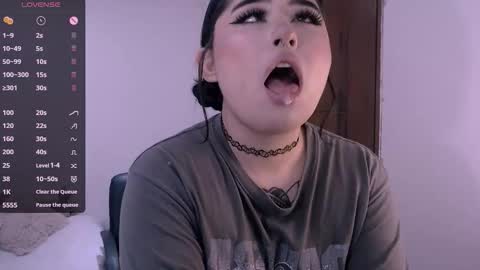 ginmeowuwu online show from October 27, 2025, 4:55 pm