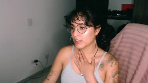 giny_bean online show from April 12, 2026, 2:16 am