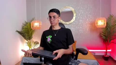 Snapshot of gio_carangi chatting on May 17, 2026, 3:04 am Gio Carangi online show from May 17, 2026, 3:04 am