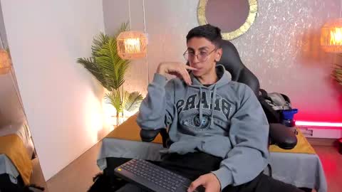Snapshot of gio_carangi chatting on May 18, 2026, 4:07 am Gio Carangi online show from May 18, 2026, 4:07 am