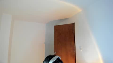 GioRusso online show from November 2, 2025, 2:25 am