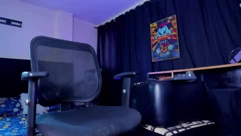 GIOMAR REYES online show from April 25, 2026, 6:38 am