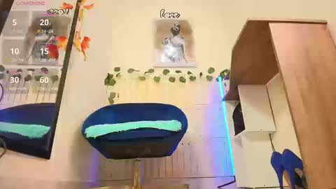 Georgina Martinez online show from September 20, 2025, 1:56 pm