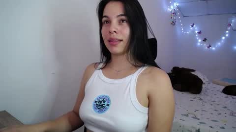 GIO RIVERA online show from November 19, 2025, 4:01 am