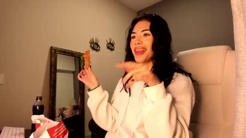 Giovanna  online show from September 24, 2025, 5:00 am