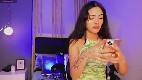 Giovanna  online show from April 19, 2026, 5:51 am