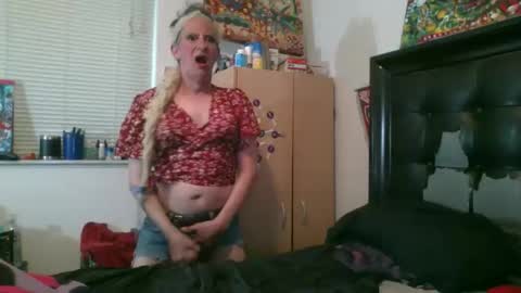 giovanni131971 online show from April 21, 2026, 10:01 pm